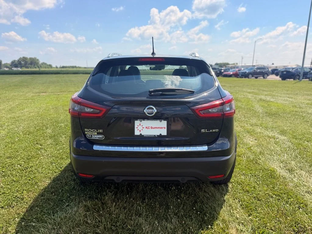 Certified Used 2022 Magnetic Black Pearl Nissan SL image 6