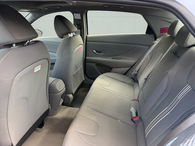 Used 2026 White Hyundai SEL Sport image 5