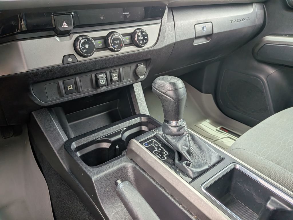 Used 2018 Gray Toyota SR5 image 21