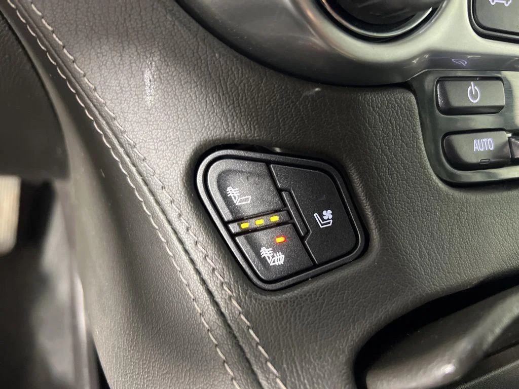 Used 2020 Black Chevrolet Premier image 27