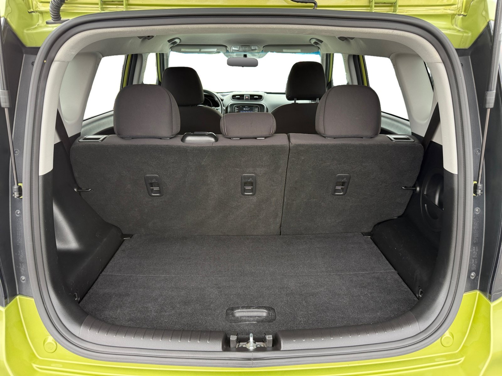 Used 2019 Alien II Kia Base image 17