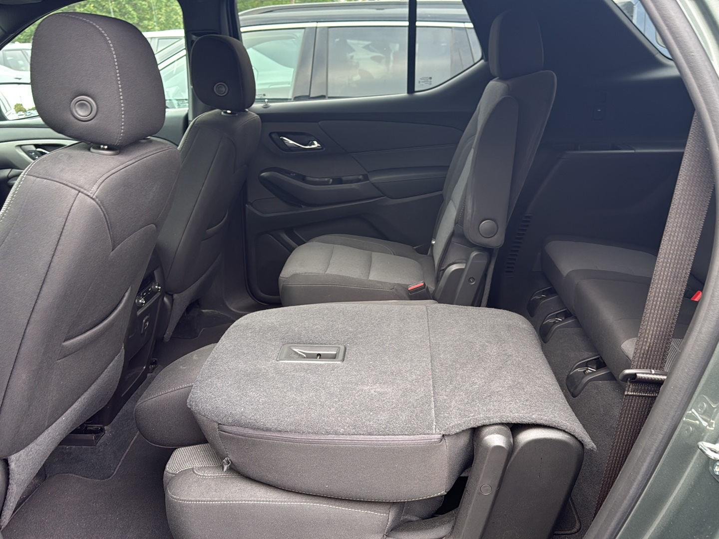 Used 2023 Silver Sage Metallic Chevrolet LT Cloth image 7