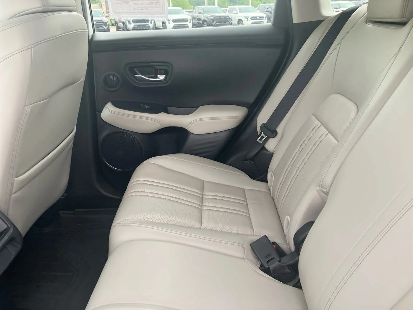Used 2024 Platinum White Pearl Honda EX-L image 36