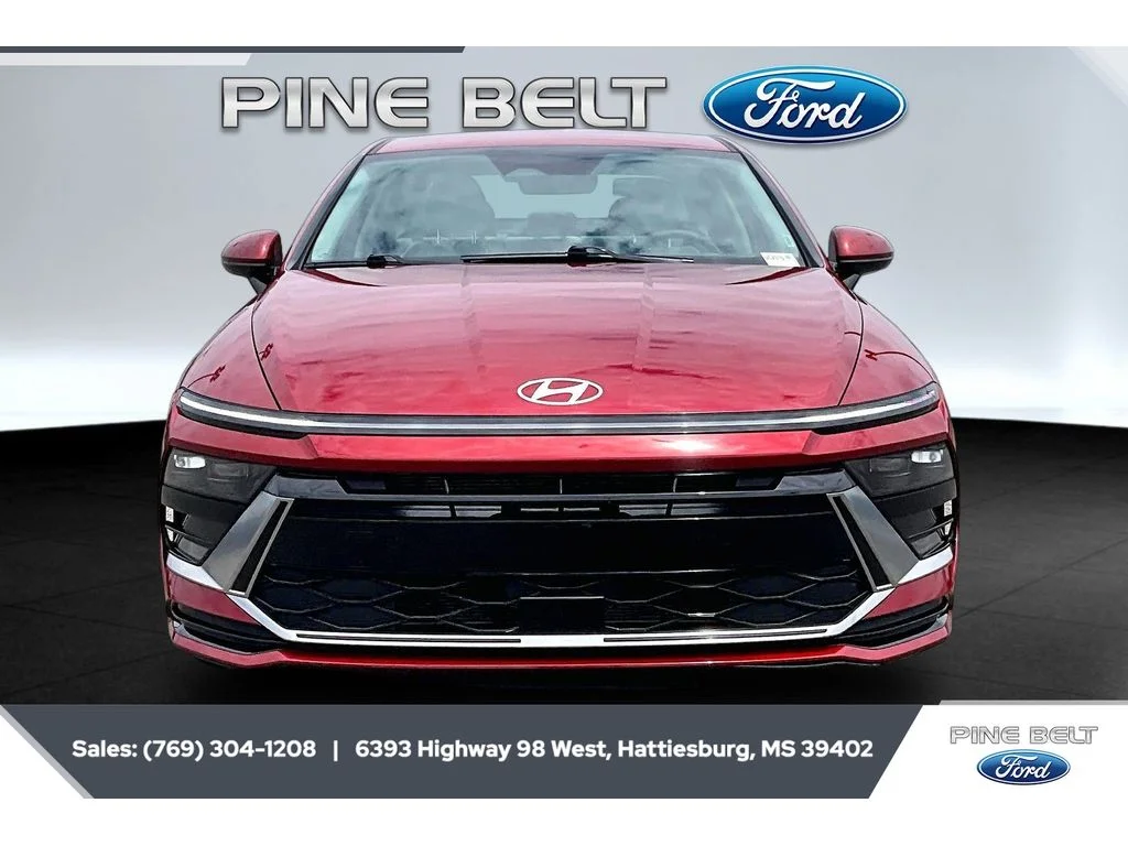 Used 2025 Ultimate red Hyundai SEL image 3