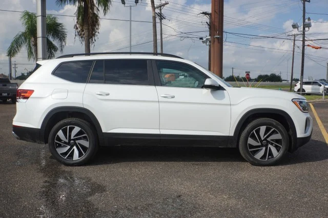 New 2026 Opal White Pearl Volkswagen 2.0T SE w/Technology image 4