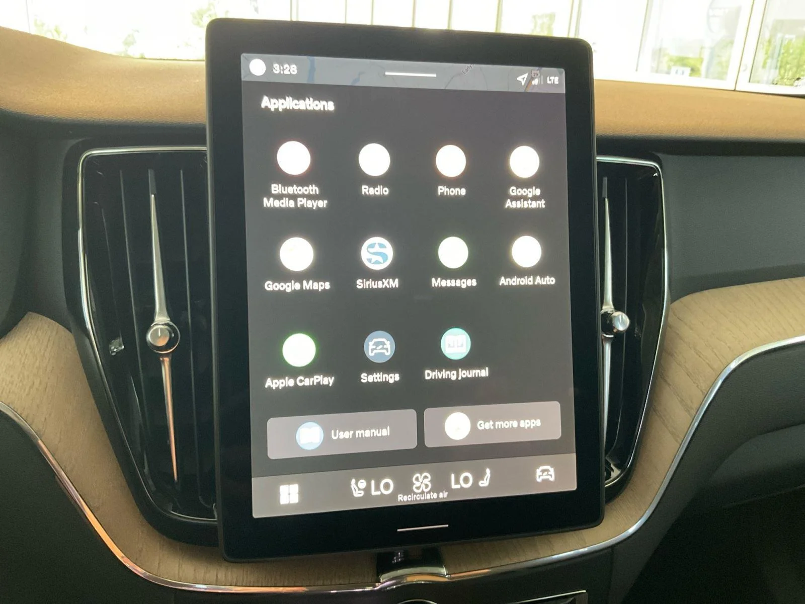 2026 Volvo XC60 Plus - Photo 22