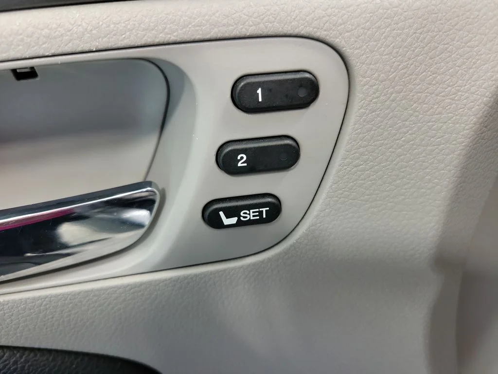 Used 2019  Honda EX-L image 35