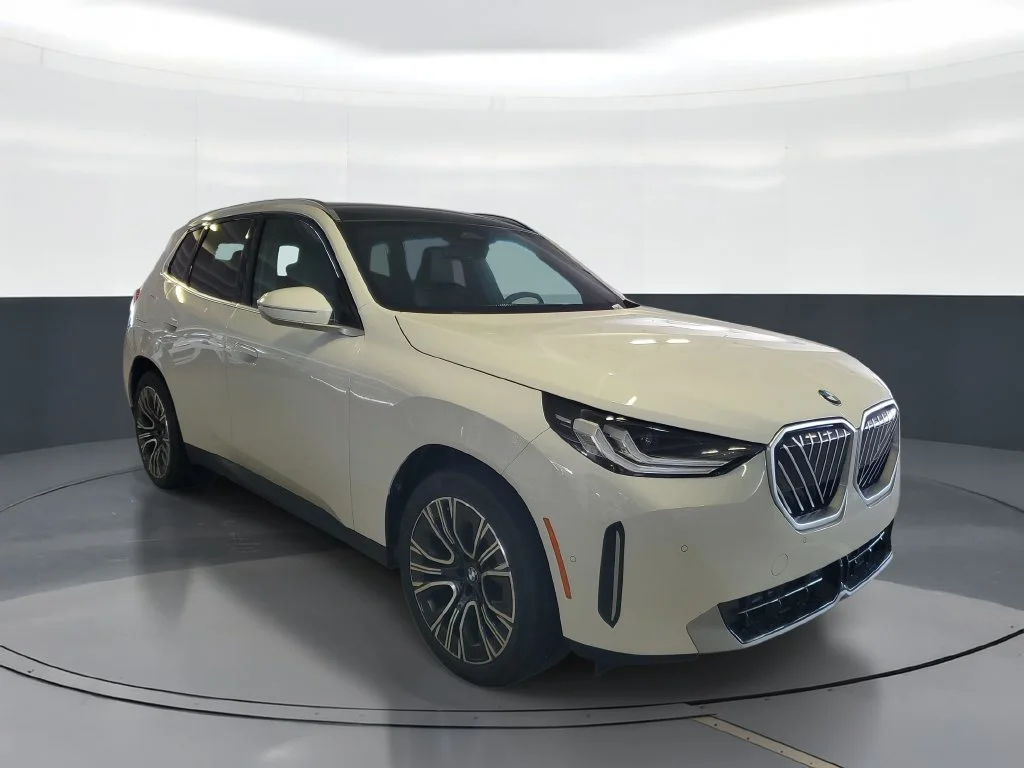 New 2026 Alpine White BMW 30 xDrive image 2