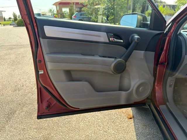 Used 2011 Red Honda SE image 15