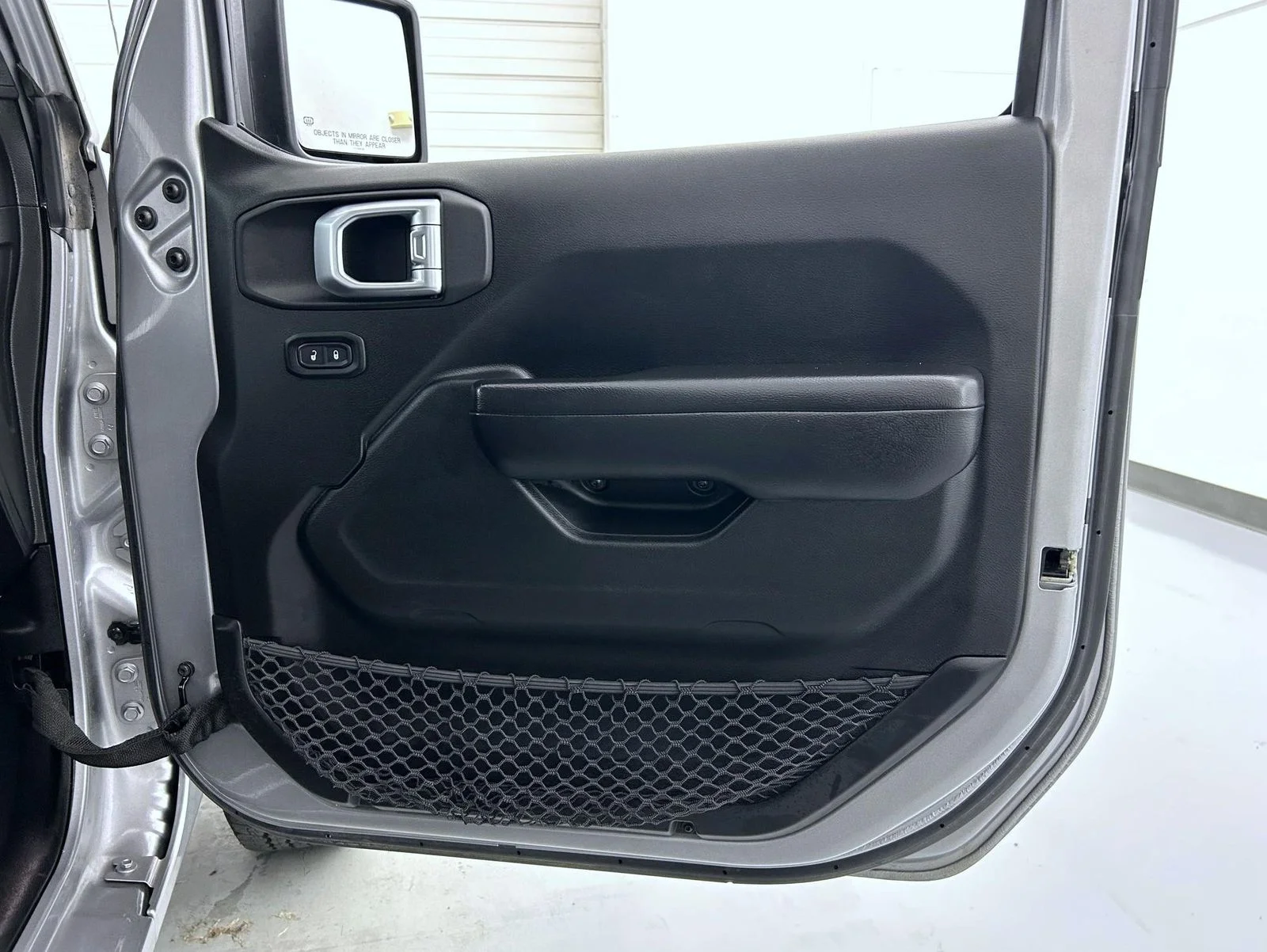 Used 2019 Silver Jeep Unlimited Sport S image 16