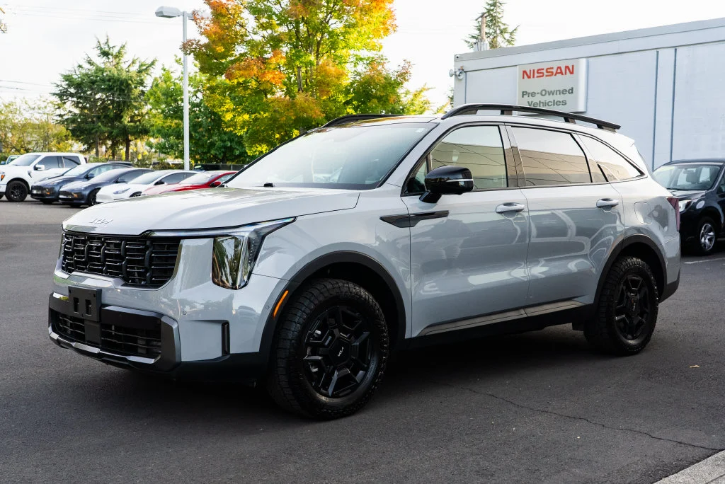 Used 2024 Gray Kia X-Pro SX Prestige image 3