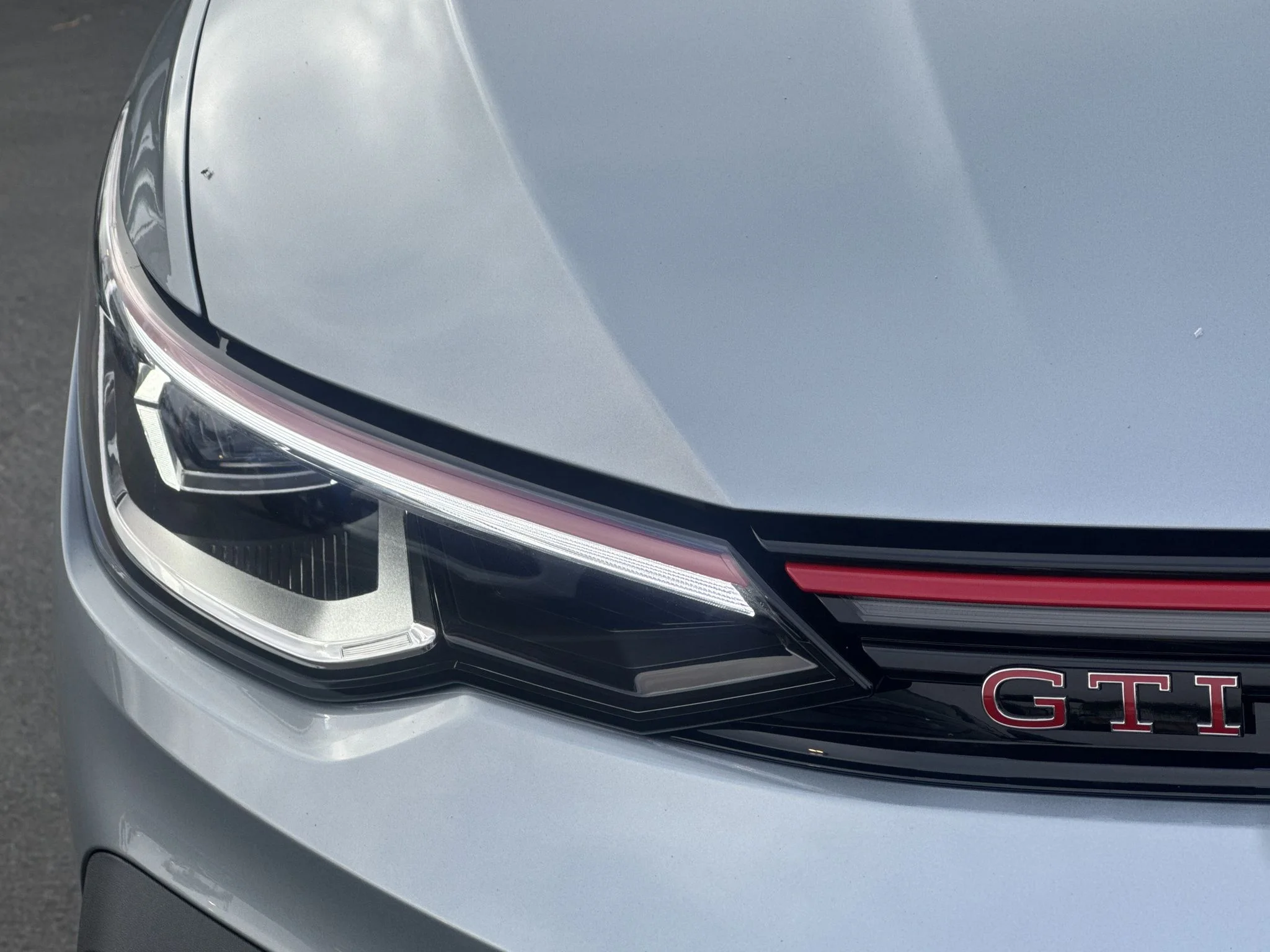 New 2026 Alpine Silver Metallic Volkswagen SE image 9