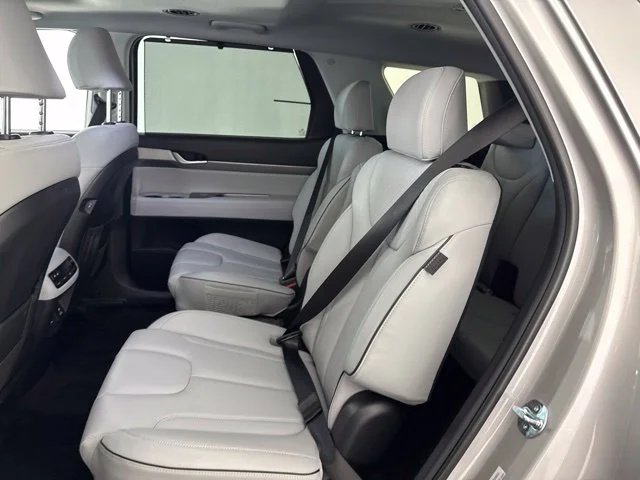 Used 2025 Silver Hyundai SEL Premium image 44