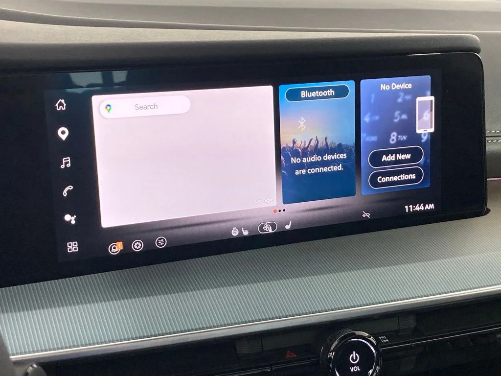 Used 2025 Blue Nissan SL image 4