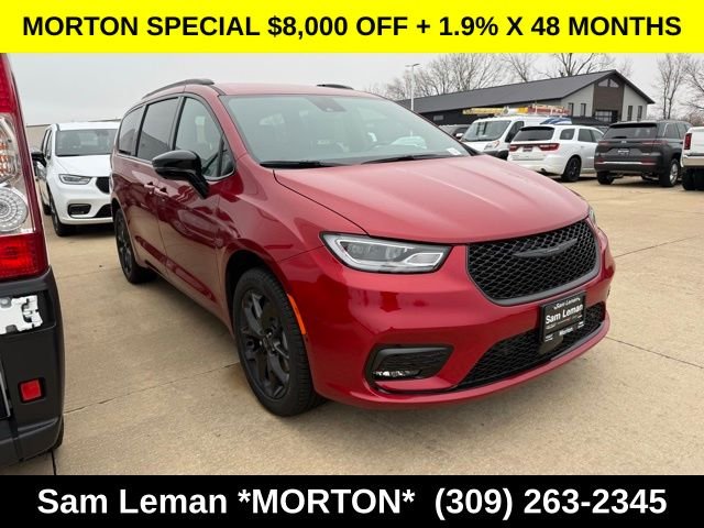 2026 Chrysler Pacifica Select AWD's photo