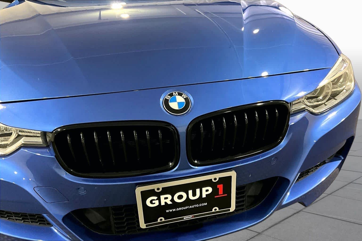 Used 2018 Estoril Blue Metallic BMW 330i xDrive image 31