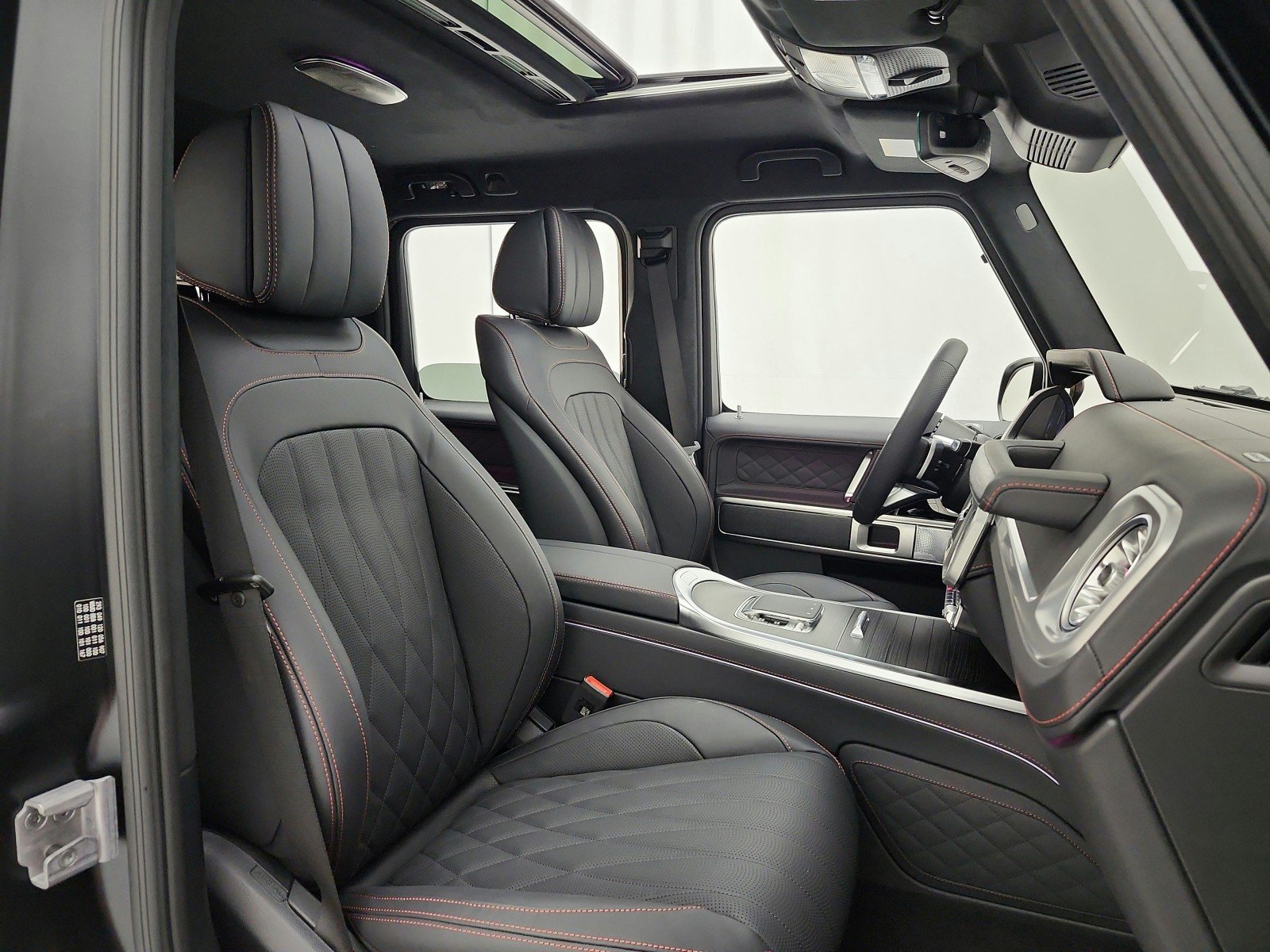 New 2027 MANUFAKTUR Night Black Magno Mercedes-Benz G 580e SUV image 15