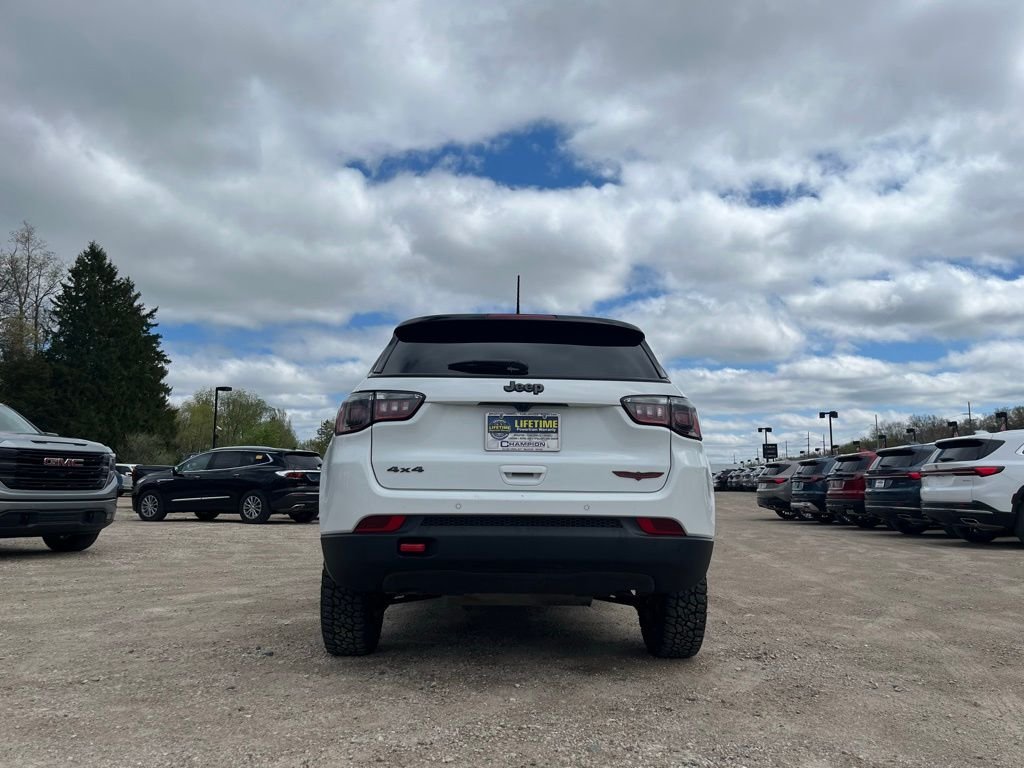 Used 2025 Bright White Clearcoat Jeep Trailhawk image 9