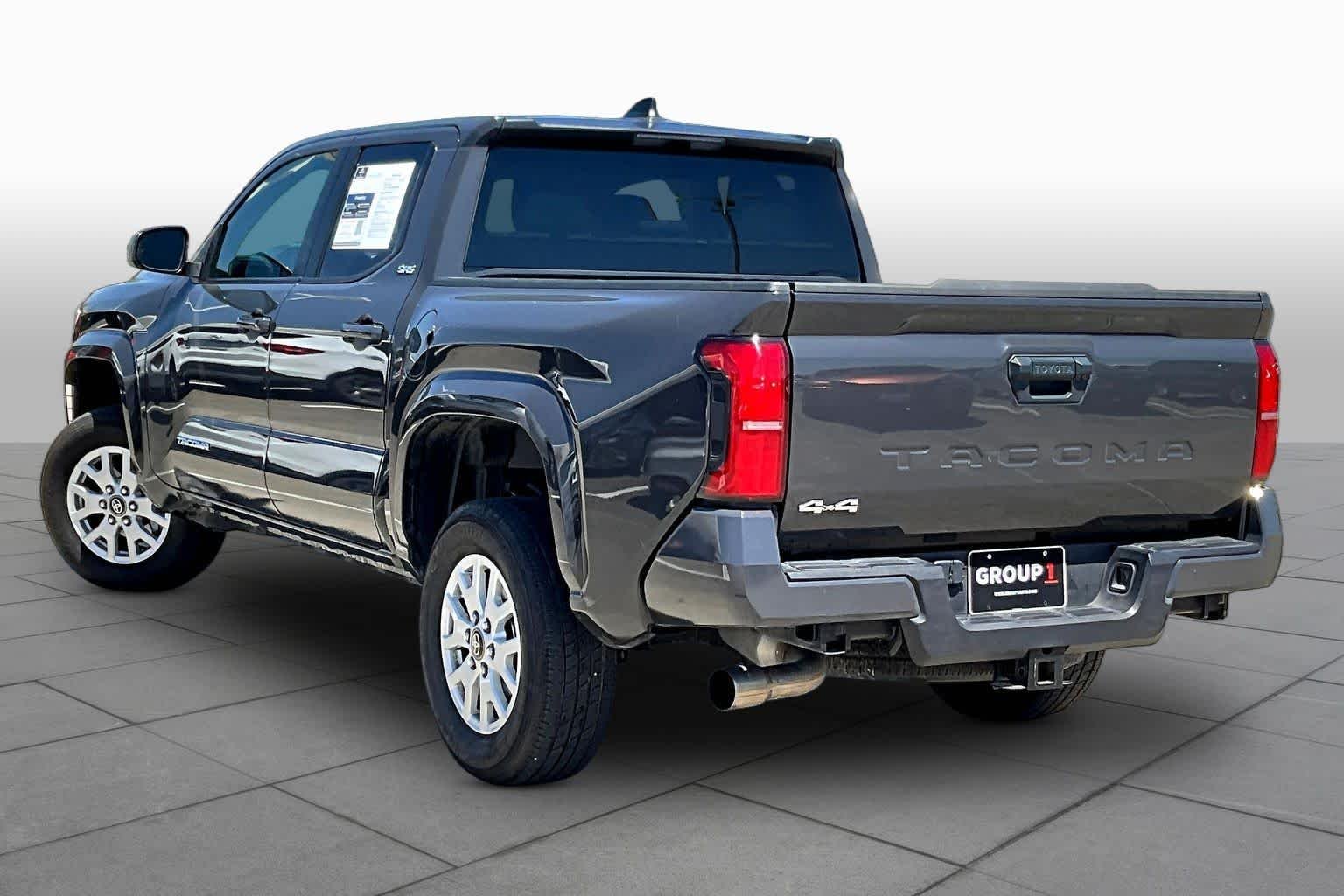 Used 2025 Underground Toyota SR5 image 11