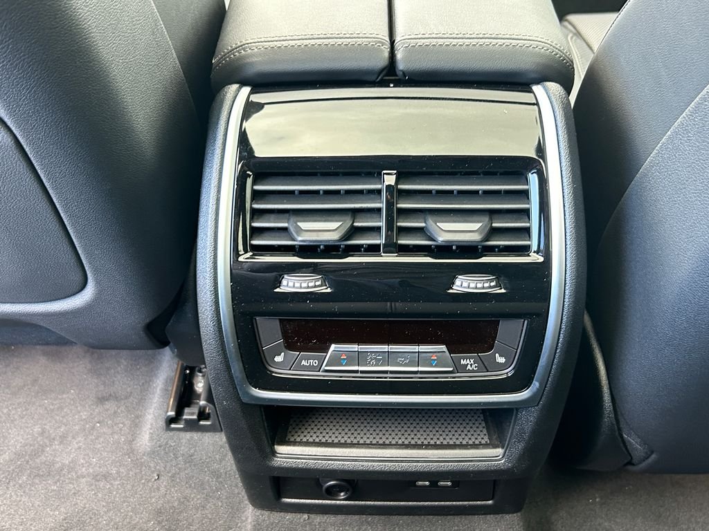 New 2026 Black Sapphire Metallic BMW xDrive50e image 33