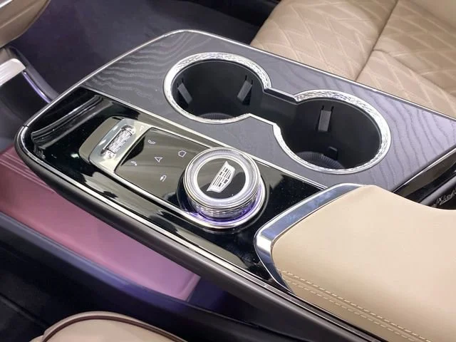 2025 Cadillac LYRIQ Luxury 3 - Photo 24