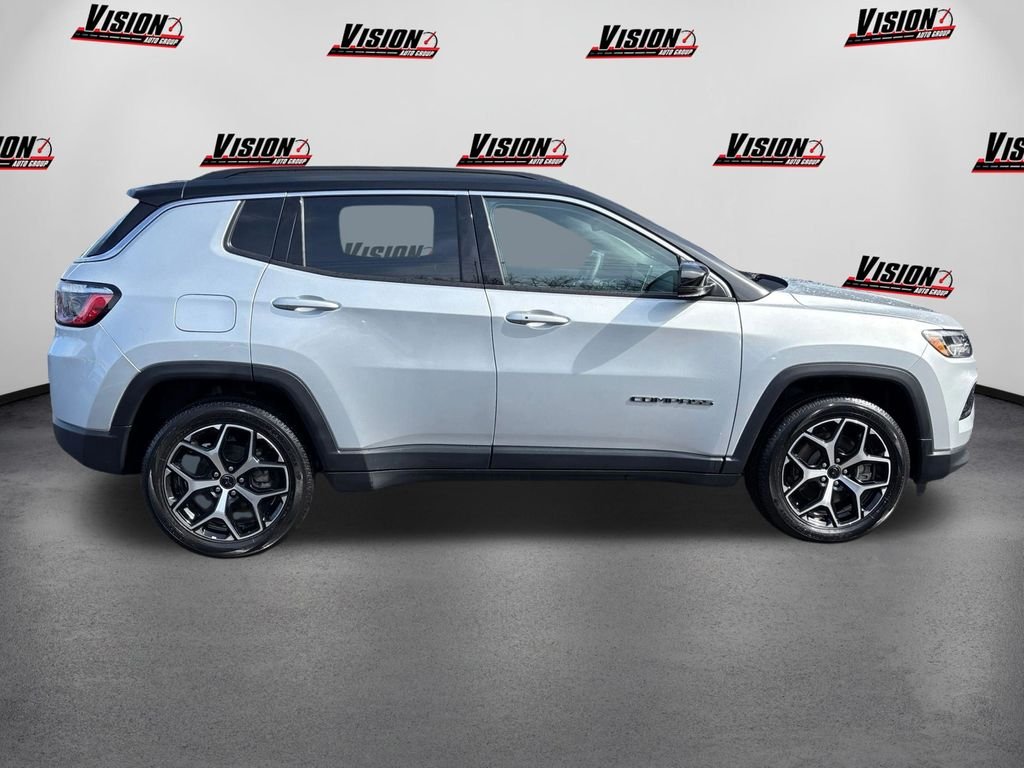 Used 2025 Silver Jeep Limited image 4