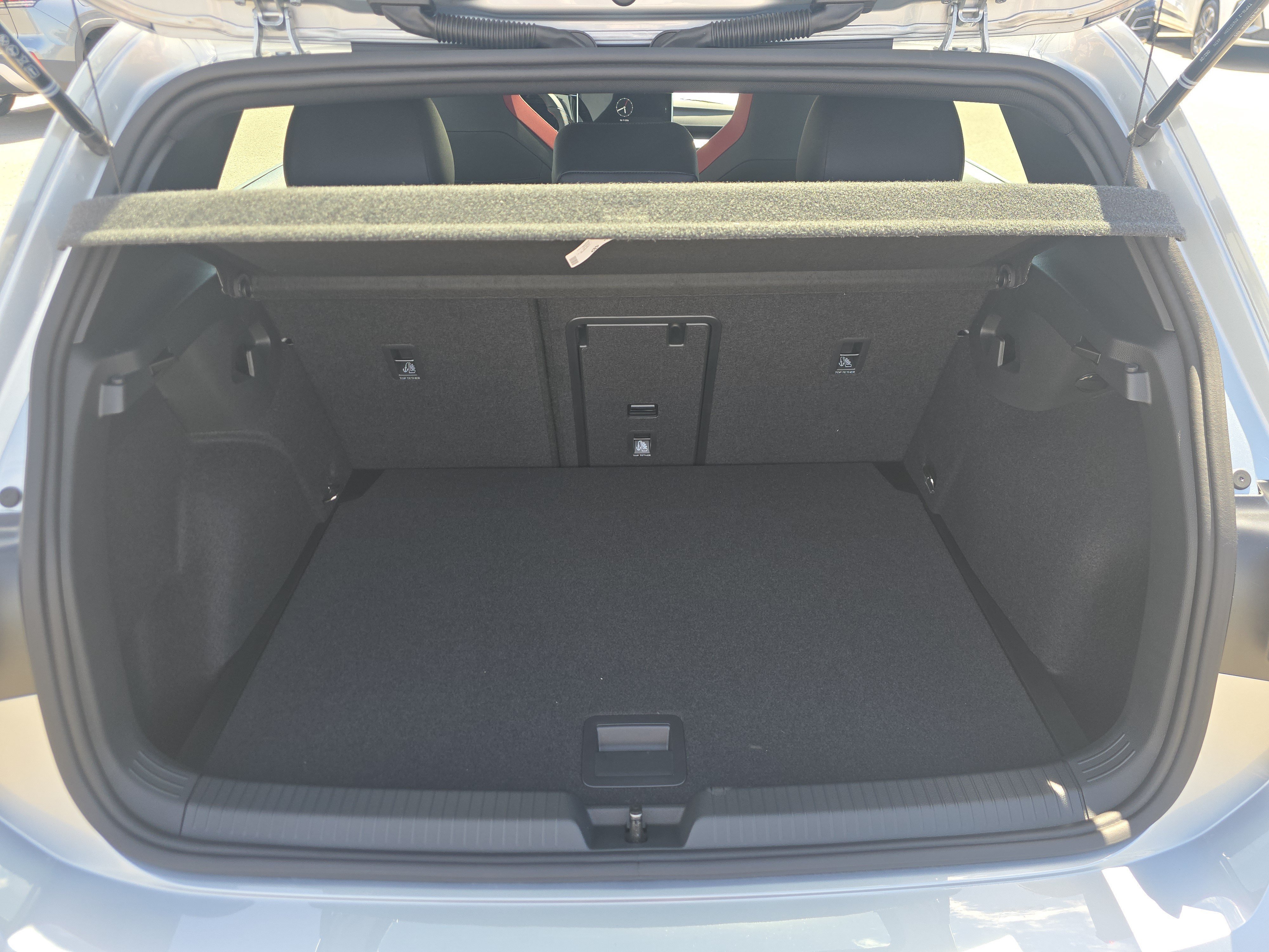 New 2026 Alpine Silver Metallic Volkswagen SE image 17