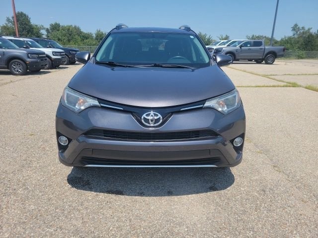 Used 2016 Magnetic Gray Metallic Toyota XLE image 18