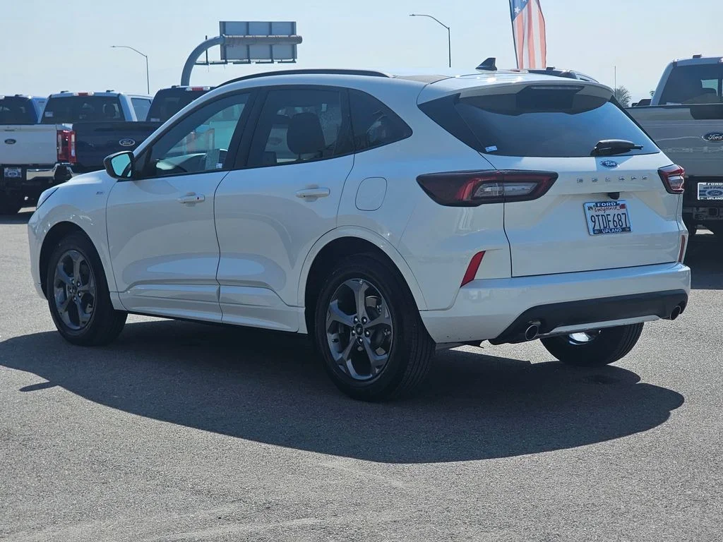 Used 2024 White Metallic Ford ST-Line image 4
