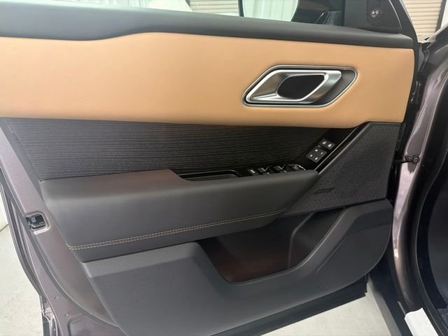 New 2026 Charente Grey Land Rover Autobiography image 8