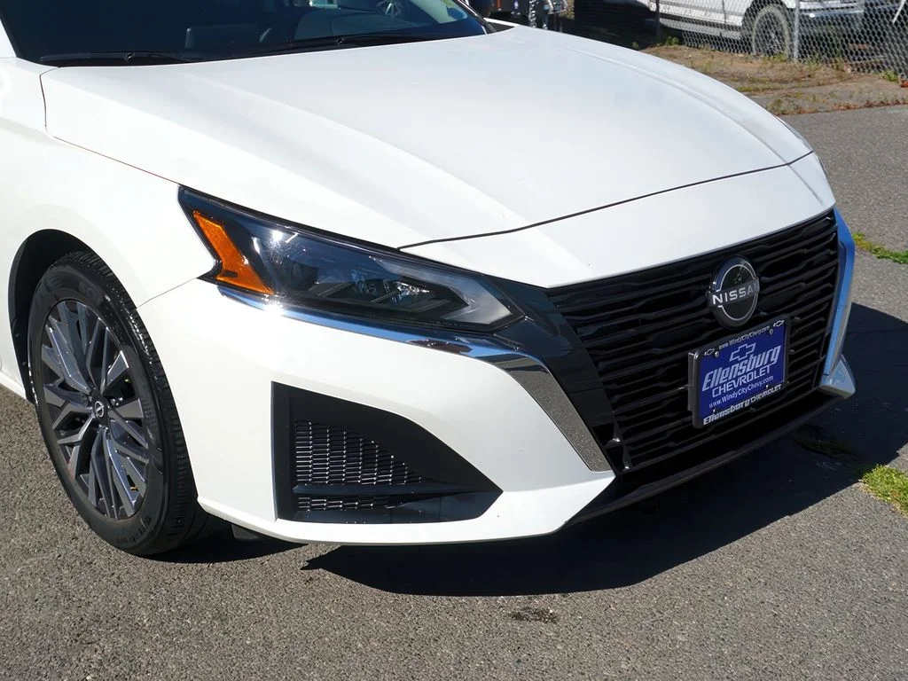 2025 Nissan Altima SV - Photo 10
