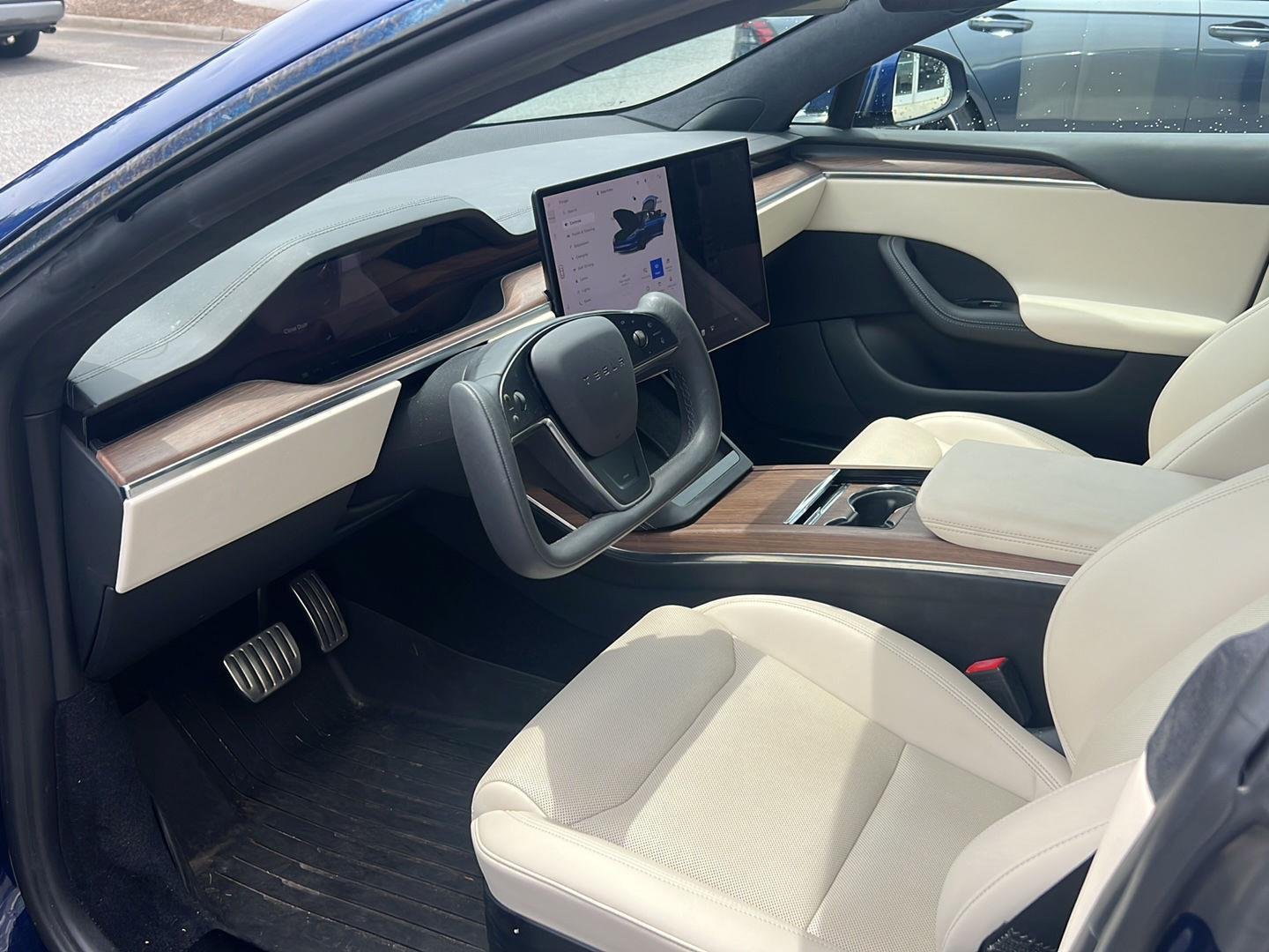 Used 2022 Deep Blue Metallic Tesla Base image 11