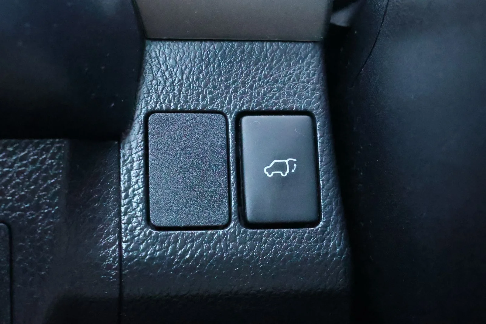 Used 2017 Gray Toyota XLE image 26