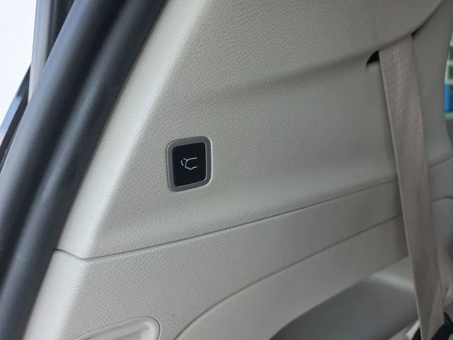 Used 2023 Silver Chrysler Touring L image 15