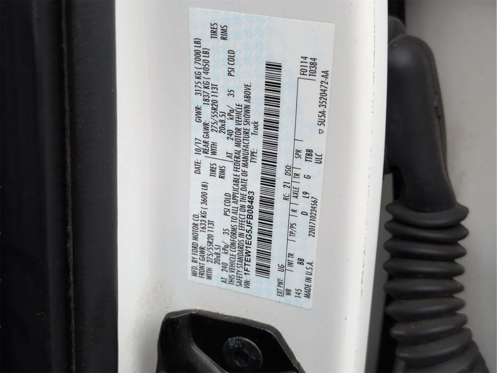 Used 2018 White Platinum Metallic Tri-Coat Ford Platinum image 10
