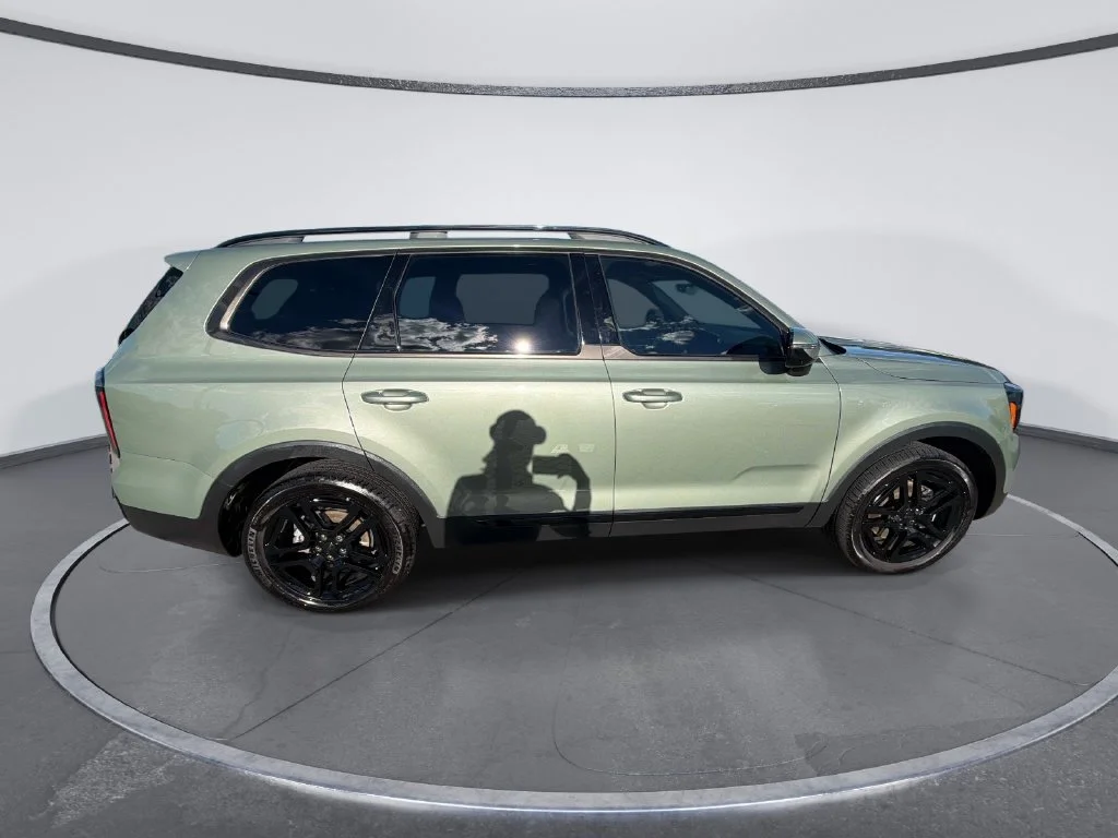 Used 2025 Green Kia SX X-Line image 8