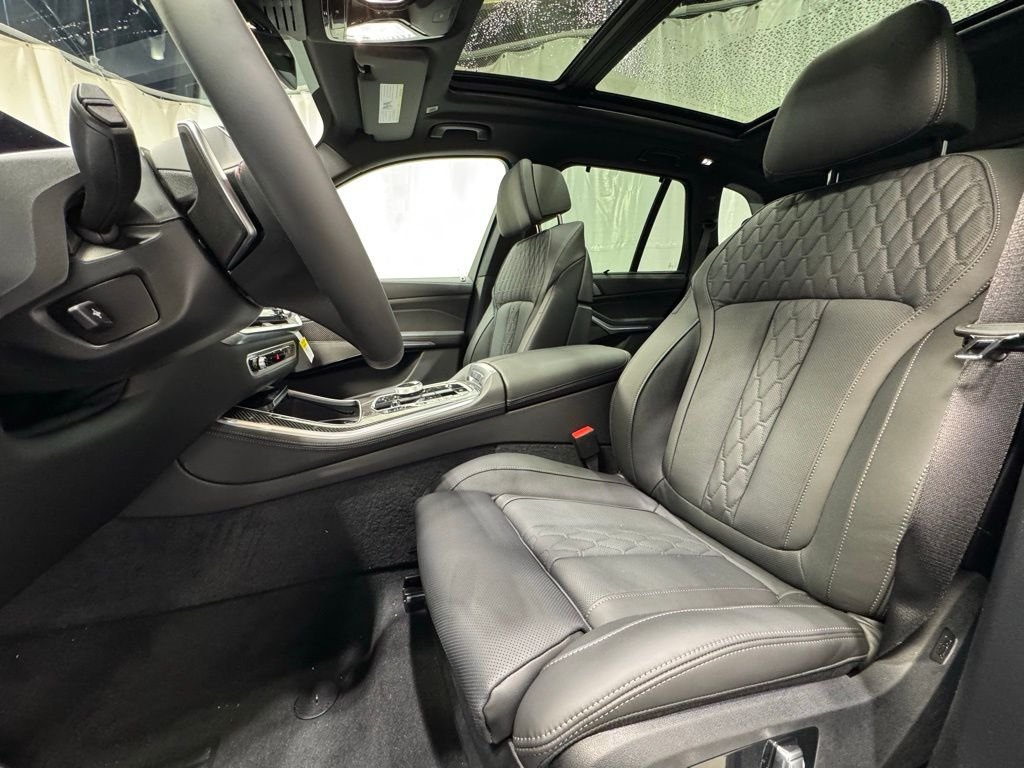 Used 2026 Gray BMW M60i image 16