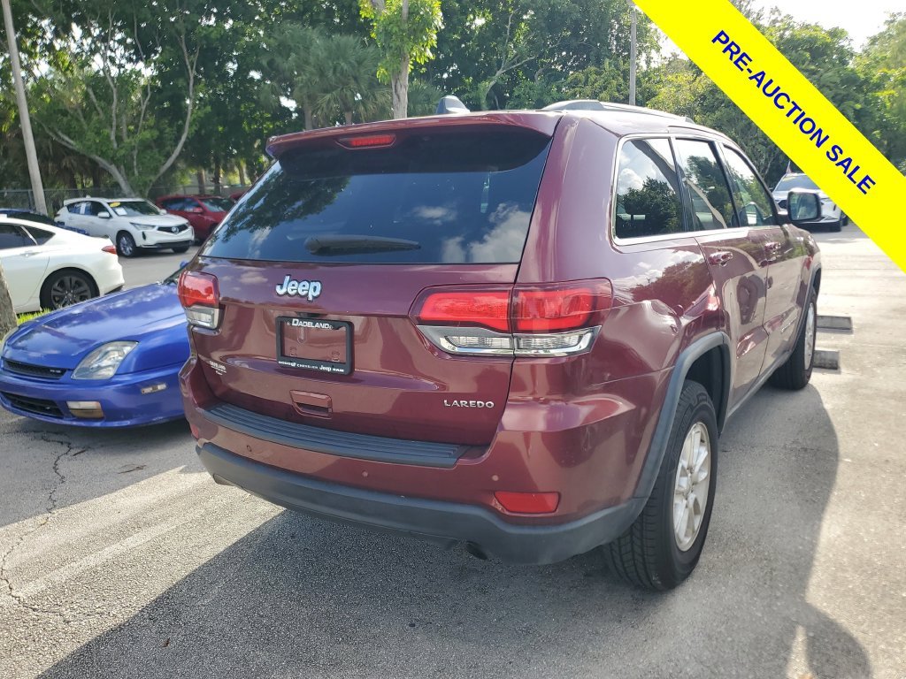 Used 2020 Red Jeep Laredo E image 9