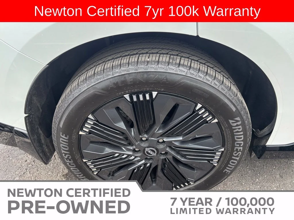 Certified Used 2026 Everest White Pearl Tricoat/Super Black Nissan Platinum image 14
