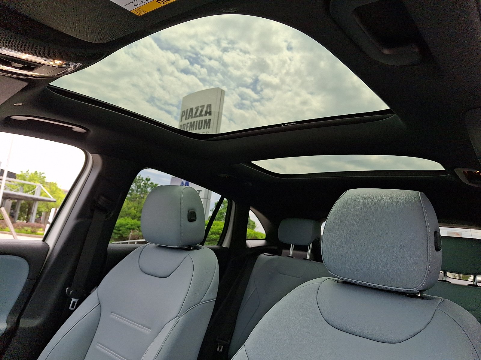 New 2026 Polar White Mercedes-Benz GLA 250 image 12