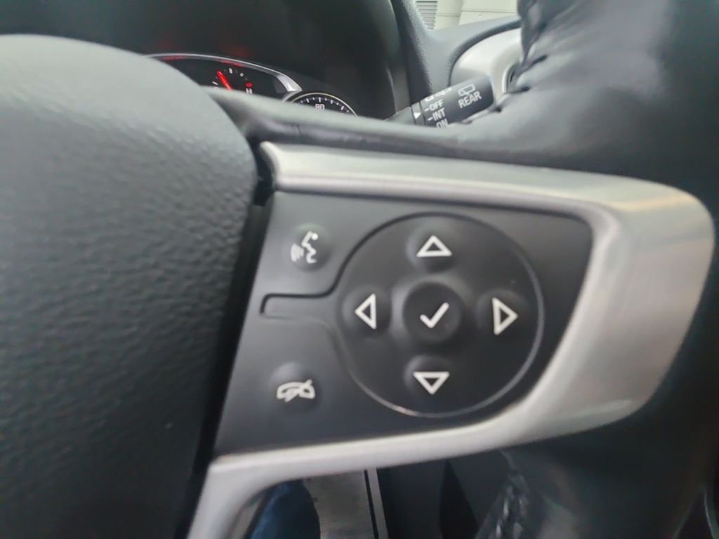 Used 2019 White GMC SLT image 19