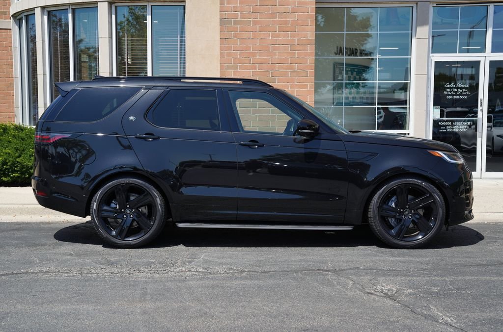 New 2026 Santorini Black Land Rover Dynamic SE image 7