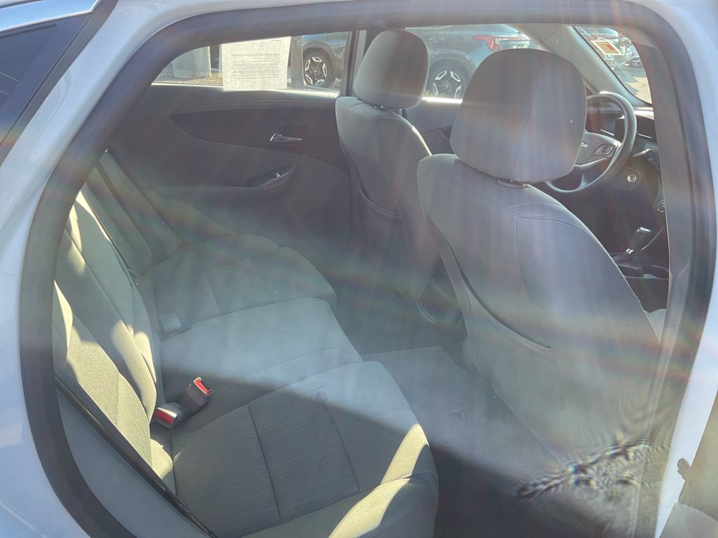 Used 2014 Summit White Chevrolet LS image 14