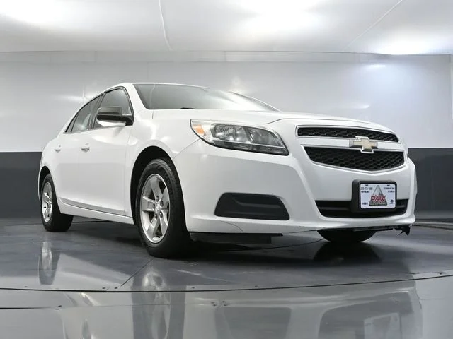 Used 2013 White Chevrolet LS image 43