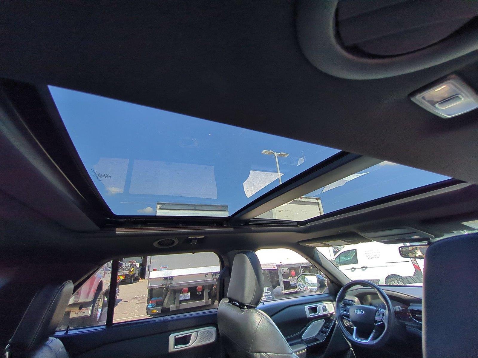 Used 2022 Star White Metallic Tri-Coat FORD ST image 38