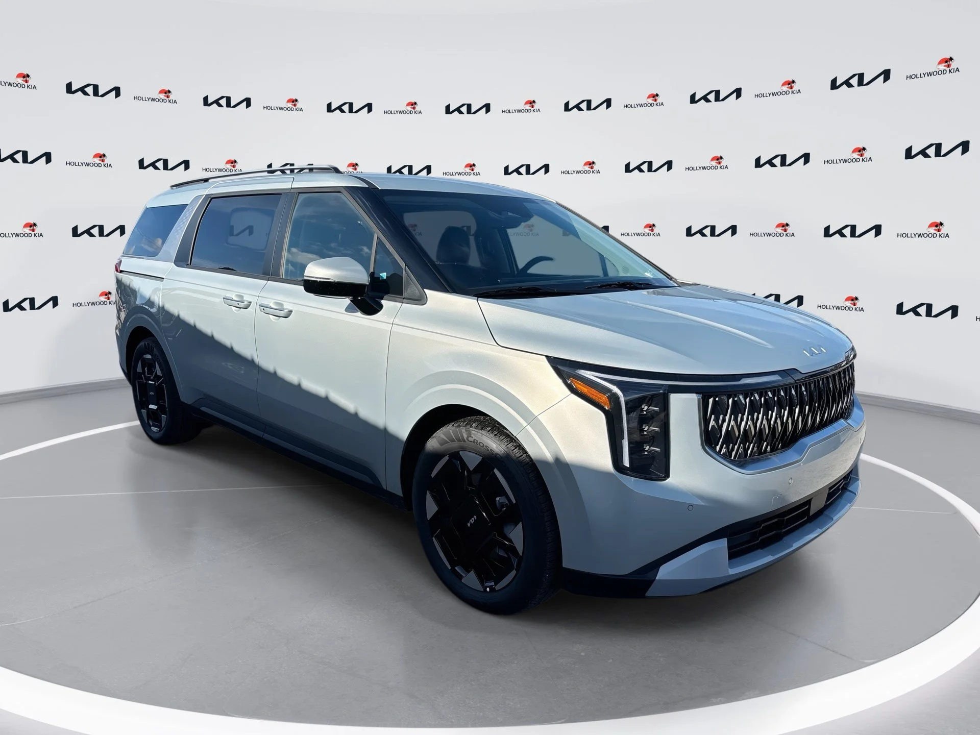 New 2027 Ivory Silver Kia EX image 1