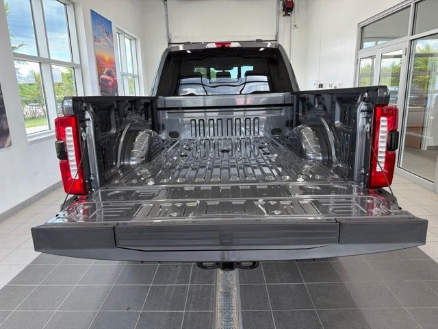 New 2026 Carbonized Gray Metallic Ford F-350® Lariat® image 16