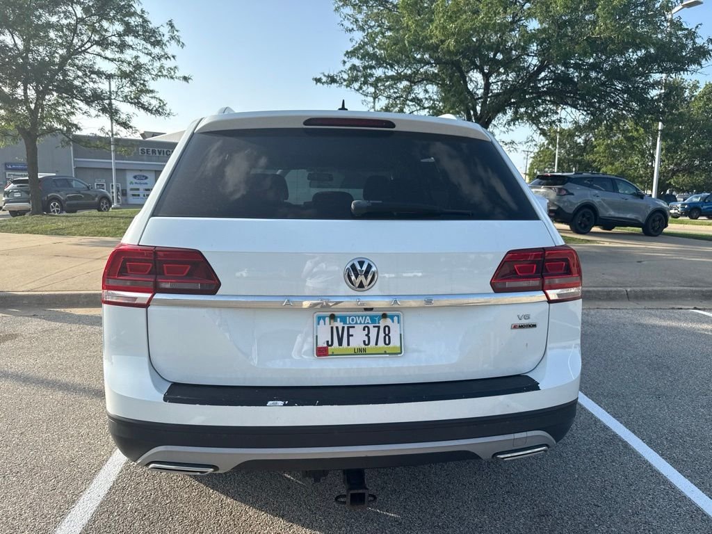 Used 2018 White Volkswagen Launch Edition image 5