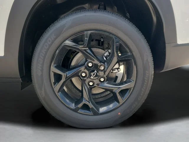 New 2026 Summit White Chevrolet LT image 34