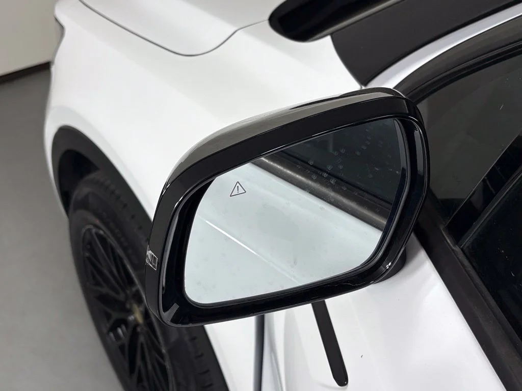 Used 2022 White Kia S image 13